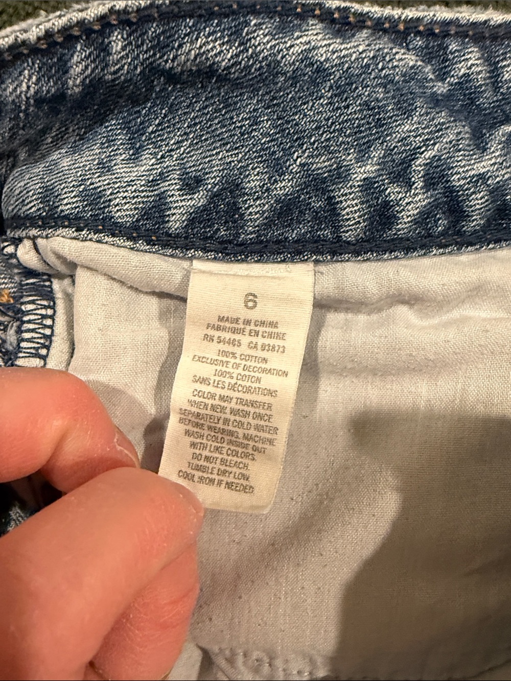 AEO Distressed Jeans (Size 6) - Picture 5 of 7